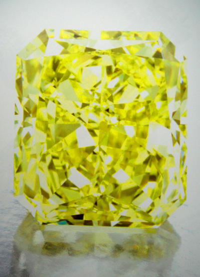 80cts Fancy Vivid Yellow VS1