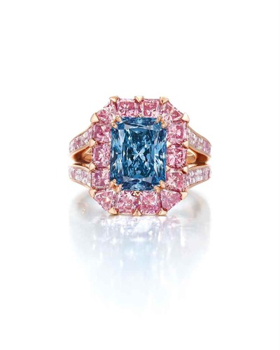 coloured_diamond_ring_by_moussaieff