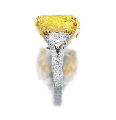 77.77ct Fancy Vivid Yellow VS2 Ring side view